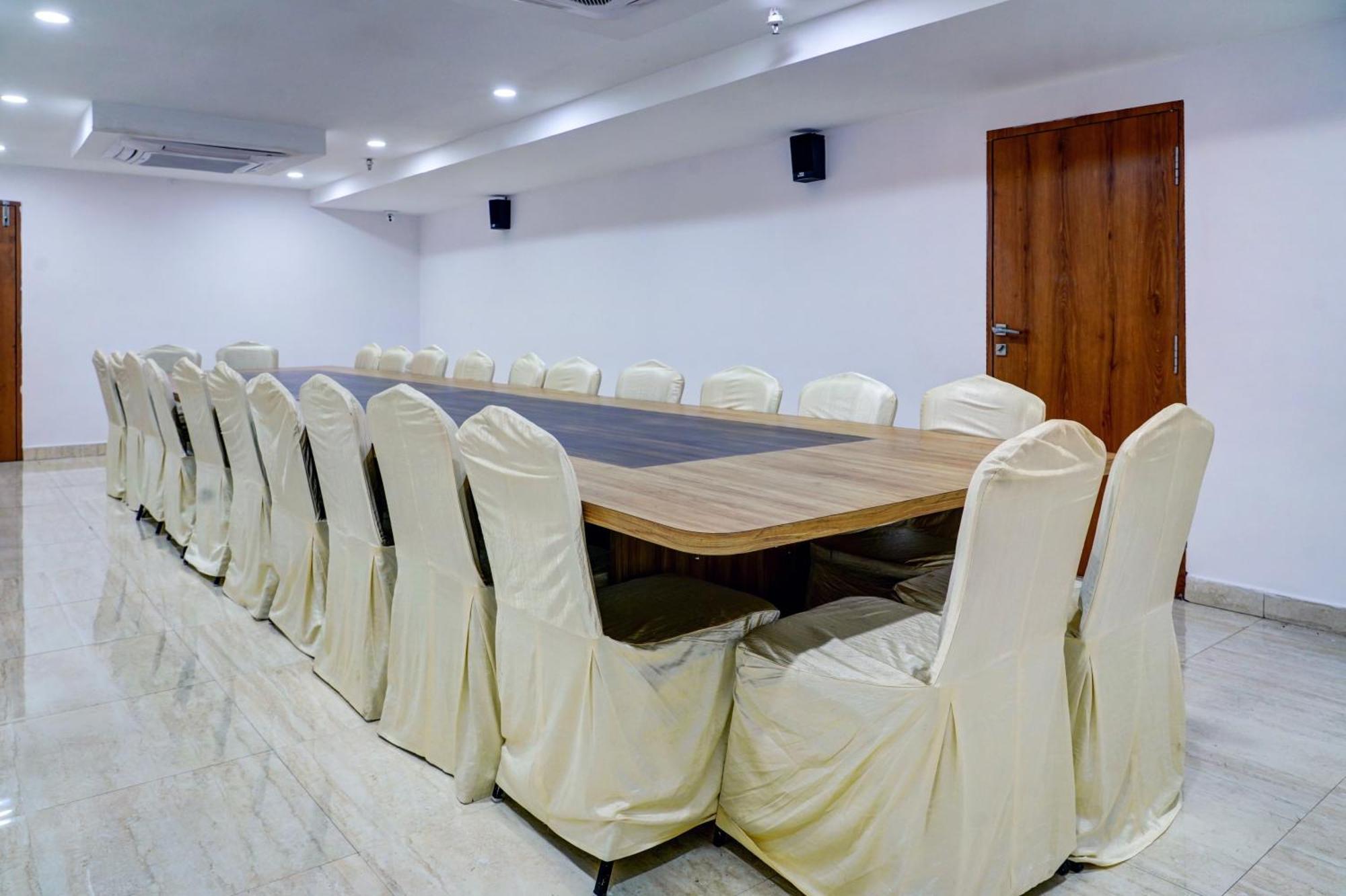Super Townhouse Dev'S Inn By Cj Gunadala Luaran gambar