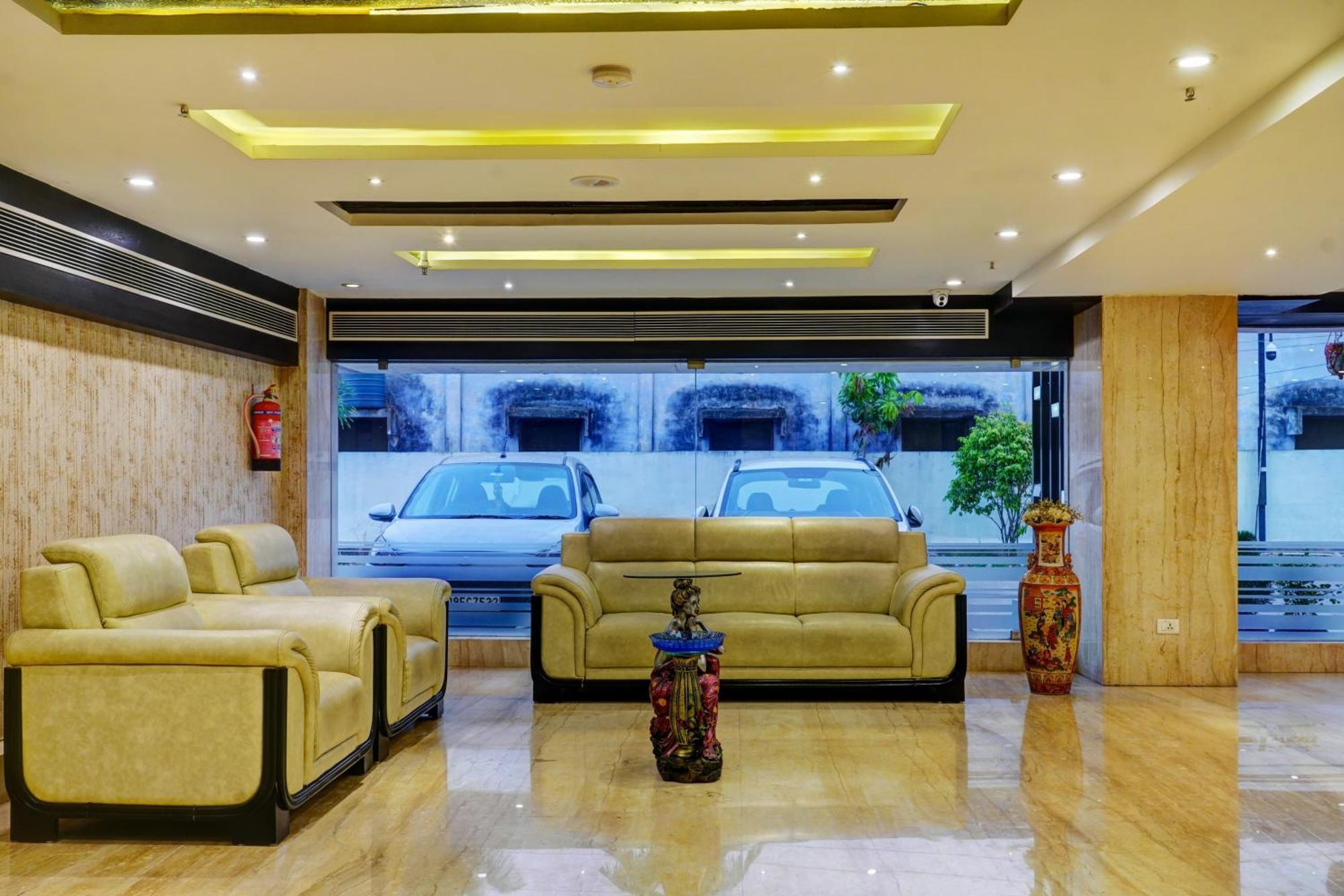 Super Townhouse Dev'S Inn By Cj Gunadala Luaran gambar