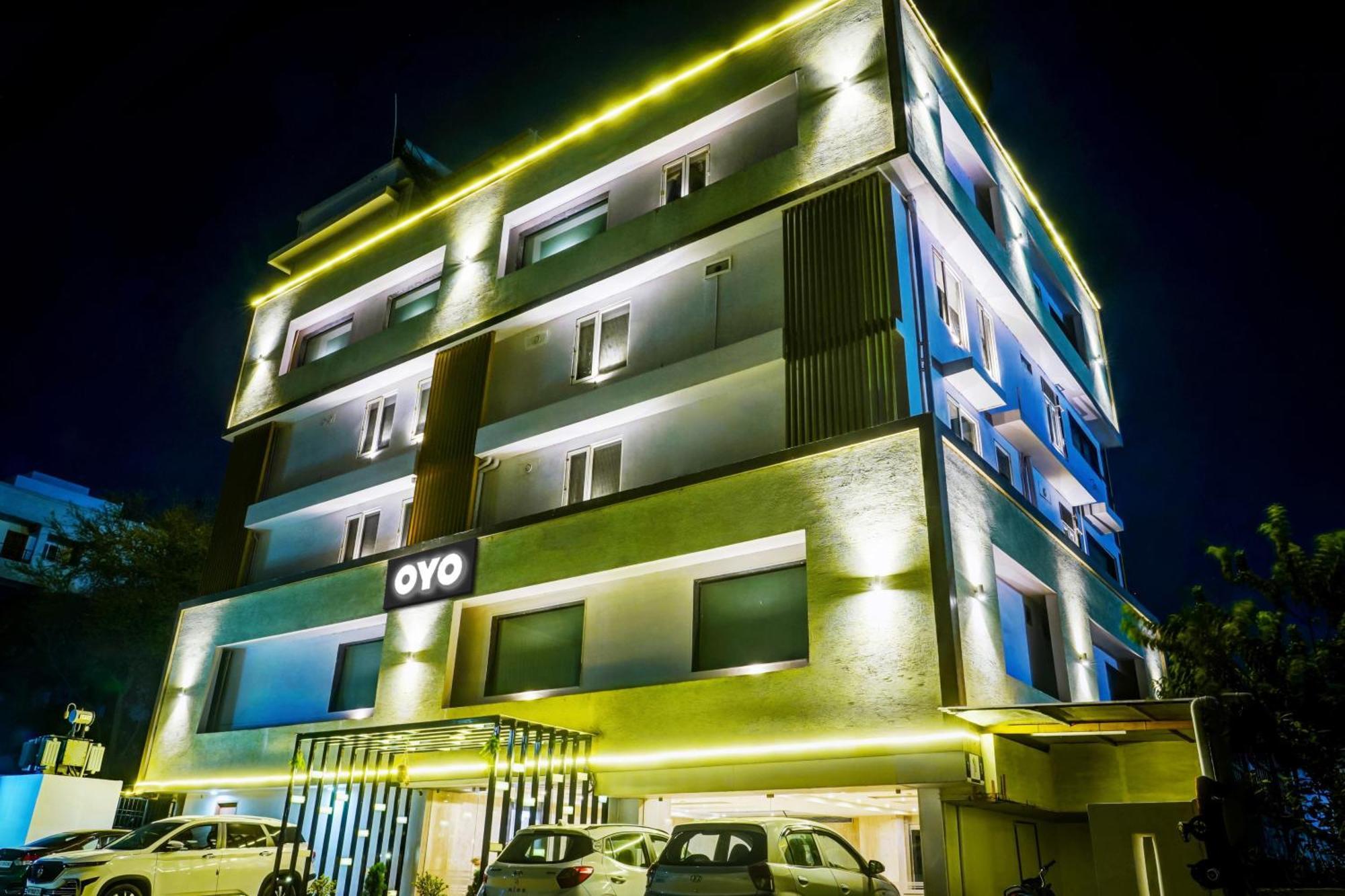 Super Townhouse Dev'S Inn By Cj Gunadala Luaran gambar