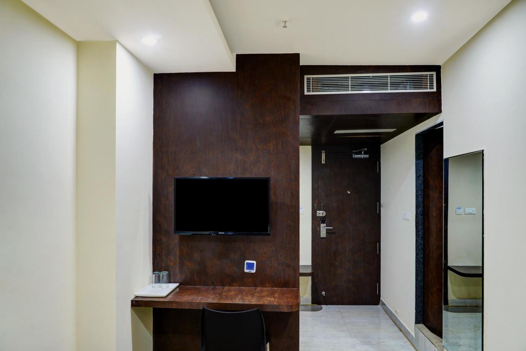 Super Townhouse Dev'S Inn By Cj Gunadala Luaran gambar