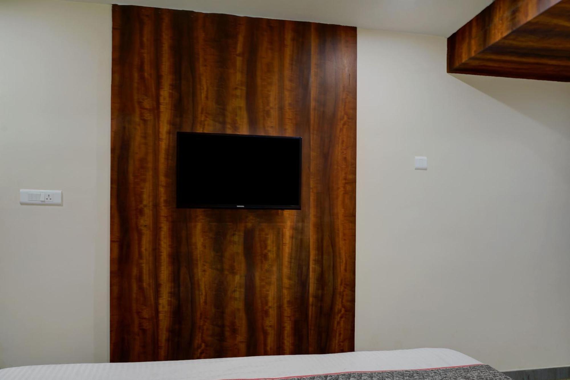 Super Townhouse Dev'S Inn By Cj Gunadala Luaran gambar